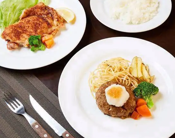 (2)(4)おろしハンバーグとチキンの盛り合わせ Daikon Radish Hamburg Steak ＆ Chicken Platter