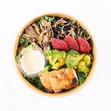 照り焼きチキンと3種デリの和風サラダ~胡麻味噌ヨーグルトドレッシング~