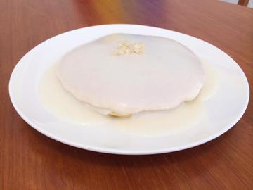 ココナッツミルクソースのパンケーキ