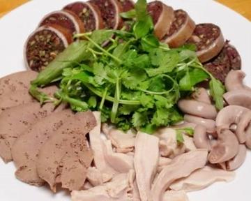 豚ホルモンの盛り合わせ Long doi thap cam (pork intestine mix)
