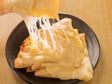 チーズナン/Cheese Nan