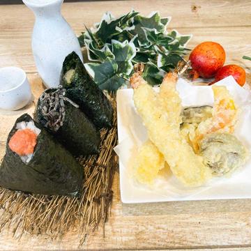 おにぎり3個+天ぷら盛り合わせ