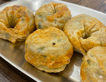 焼き餃子  fried dumplings (6ps)