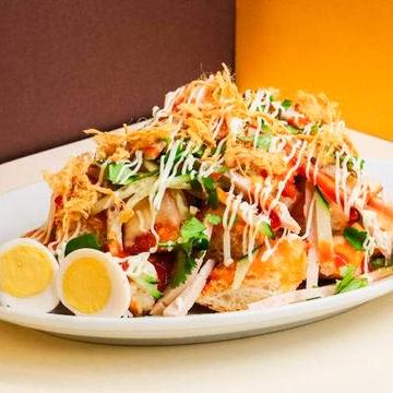 ベトナム風ラー油がけバインミー Vietnam-Style Chili Oil Banh Mi