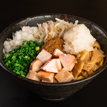 おろし魚介豚骨油そば Seafood and Pork Bone Abura Soba with Grated Daikon Radish