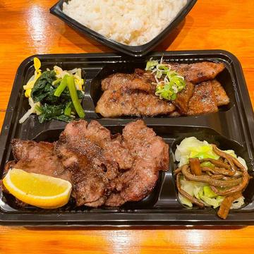 炭火焼カルビとハラミの2種盛弁当