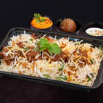 ビーフビリヤニデザートグリーンサラダBeef biryani dessert green salad