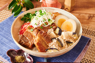 白麻婆茄子 豚角煮丼