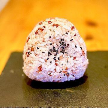 赤米おむすび (数量限定) Red Rice Onigiri