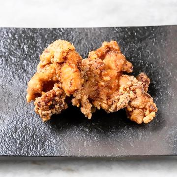 スタミナにんにく鶏唐揚げ(2個入り)