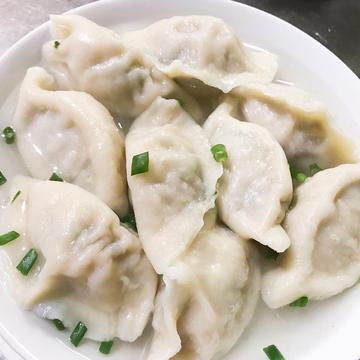 水餃子 (8個入り)