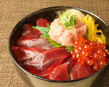 いくら鉄火丼