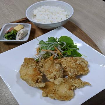 鶏ムネ唐揚げ定食