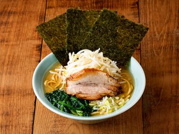 野菜ラーメン(チャーシュー1枚・薬味ネギ・ホウレン草・ノリ3枚・野菜)