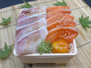 サーモンとヒラマサの熟成漬け丼 Marinated salmon and yellowtail rice bowl