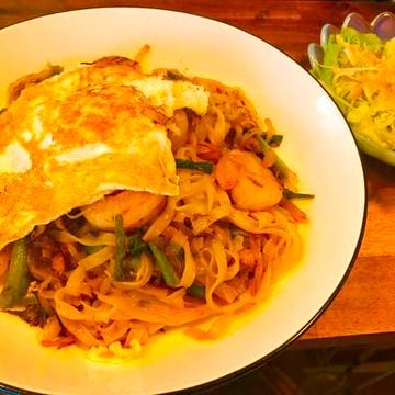パッタイ(タイ風焼きそば)