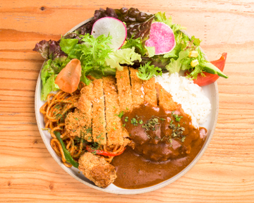 スパイシーカレーが主役のトルコライス