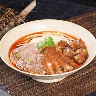 油煮込み牛肉ヌードル(牛肉粉)