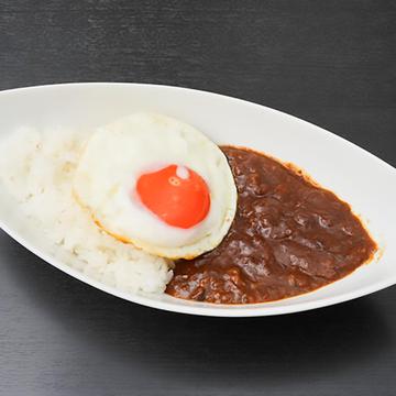 牛スジ目玉焼きカレー