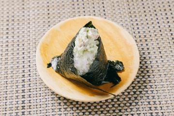 アボガド海老マヨおむすび