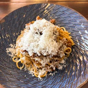 黒毛和牛すね肉の煮込みミートソースパスタ 【チーズ倍増し】