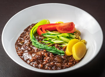野菜たっぷりジャージャー麺  jajangmyeon with plenty of vegetables