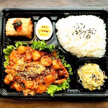 新鮮ホルモンミックス甘辛味噌弁当(ホルモン200g)