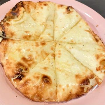 チーズナン CHEESE NAAN
