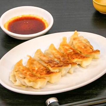 焼き餃子(6個) Pan-Fried Dumplings (6 Pieces)
