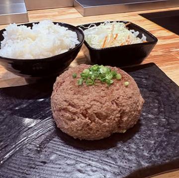 特選黒毛和牛ハンバーグ弁当(Lサイズ200g)※大盛ライス・サラダつき