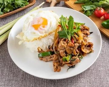【肉が食べたいあなたに！】カオガパオシン khaw gaprao chin