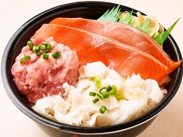 サーモンねぎとろ縁側丼(91)