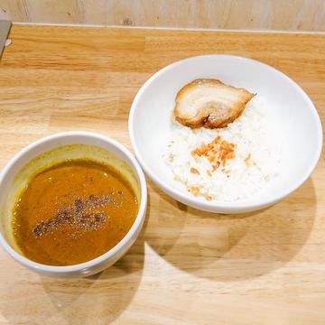 魚介豚骨ポークカレー(フライドオニオン、豚チャーシュー1枚)