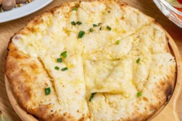 チーズガーリックナン Cheese Garlic Nan
