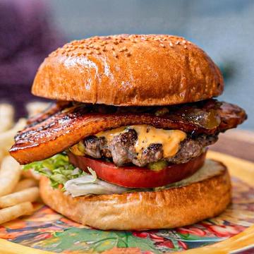 【人気No. 1】ベーコンチーズバーガー / BACON CHEESEBURGER