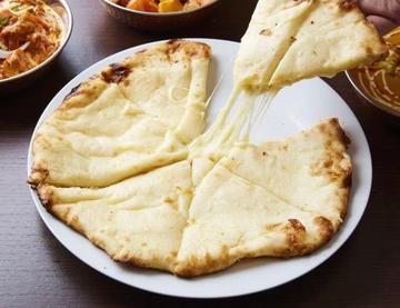 チーズナン Cheese Naan