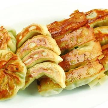 皇記の餃子盛り合わせ
