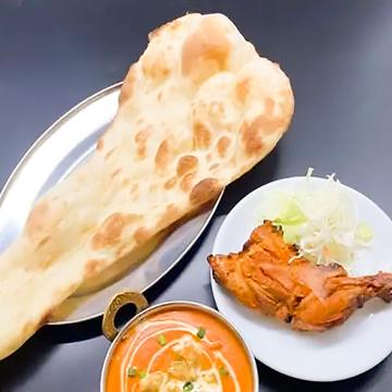 【人気NO.3】名物タンドリーチキン＆濃厚バターチキンカレー＆プレーンナン