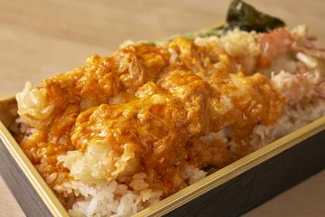 天然エビの天とじ丼