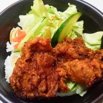 鶏もも肉からあげ丼(2切)