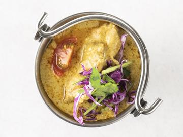 チキンカレー Chicken Kuruma(チキンクルマ)