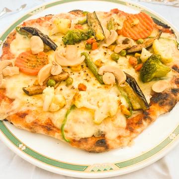 Vegetable pizza