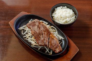 牛肩ロースステーキ弁当 肩ロースステーキ130g