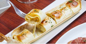 クワトロフォルマッジョピッツァロール Quattro Formaggi Pizza Roll