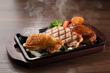 ハンバーグ＆チキン＆もち豚(ライス付き)