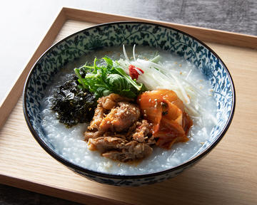牛カルビとキムチの韓国粥  Korean rice porridge with beef ribs and kimchi