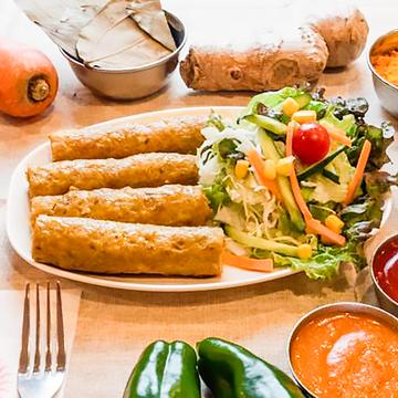シシカバブ4P＆サラダ Shish Kebab (4 Pieces) ＆ Salad