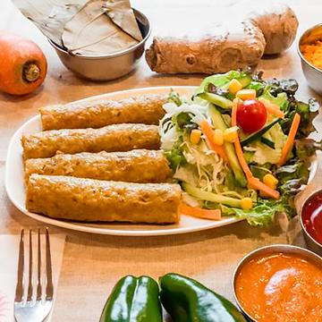 シシカバブ4P＆サラダ Shish Kebab (4 Pieces) ＆ Salad