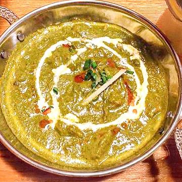 サグチキンカレー[SAG CHICKEN CURRY]
