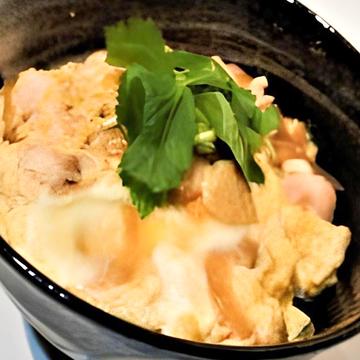 軍鶏と有精卵の「親子丼」